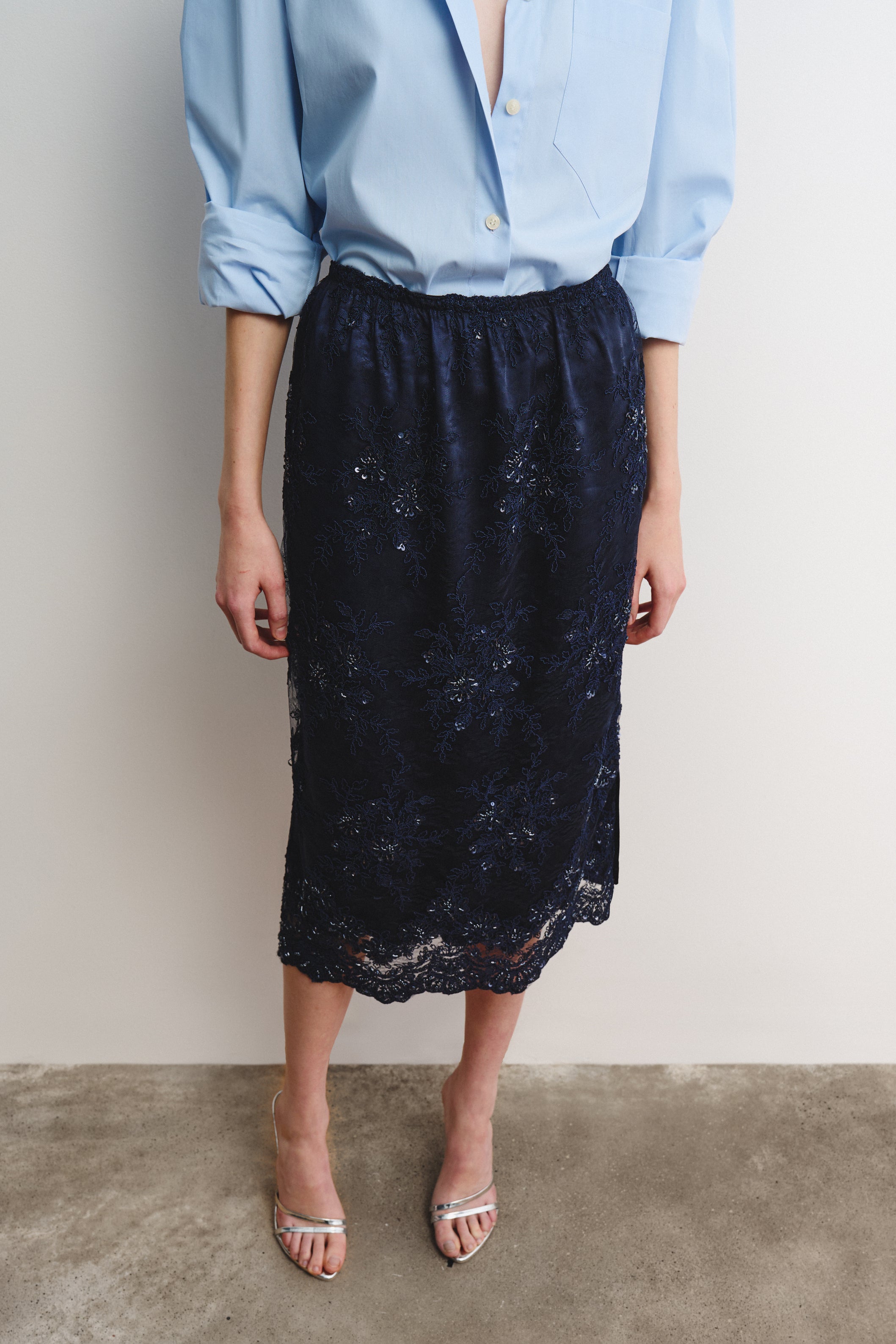 Betty skirt in lace and viscose lining